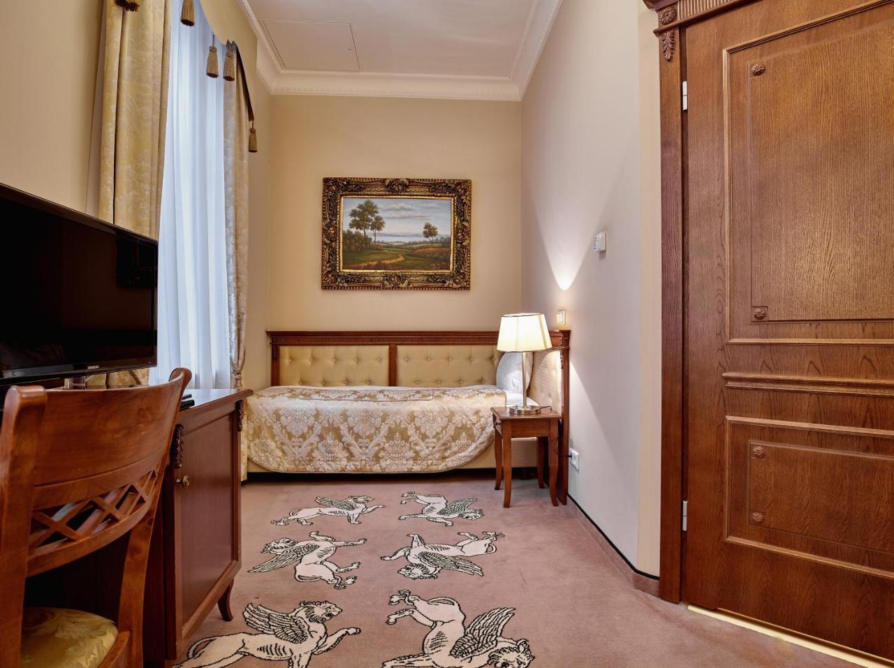 Hotel Koronny Zamość Zewnętrze zdjęcie